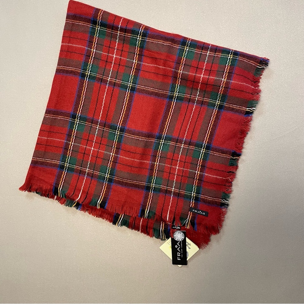 NWT Fraas women’s scarf red green plaid rectangle blanket wrap Christmas winter